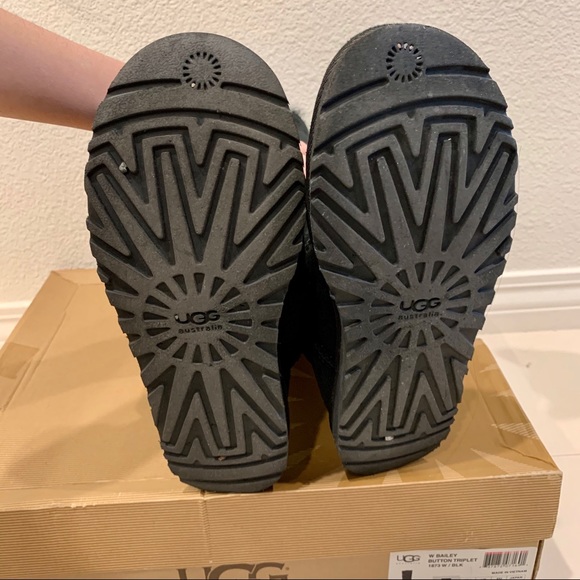 SOLD!!UGG Button Boot - Picture 2 of 3